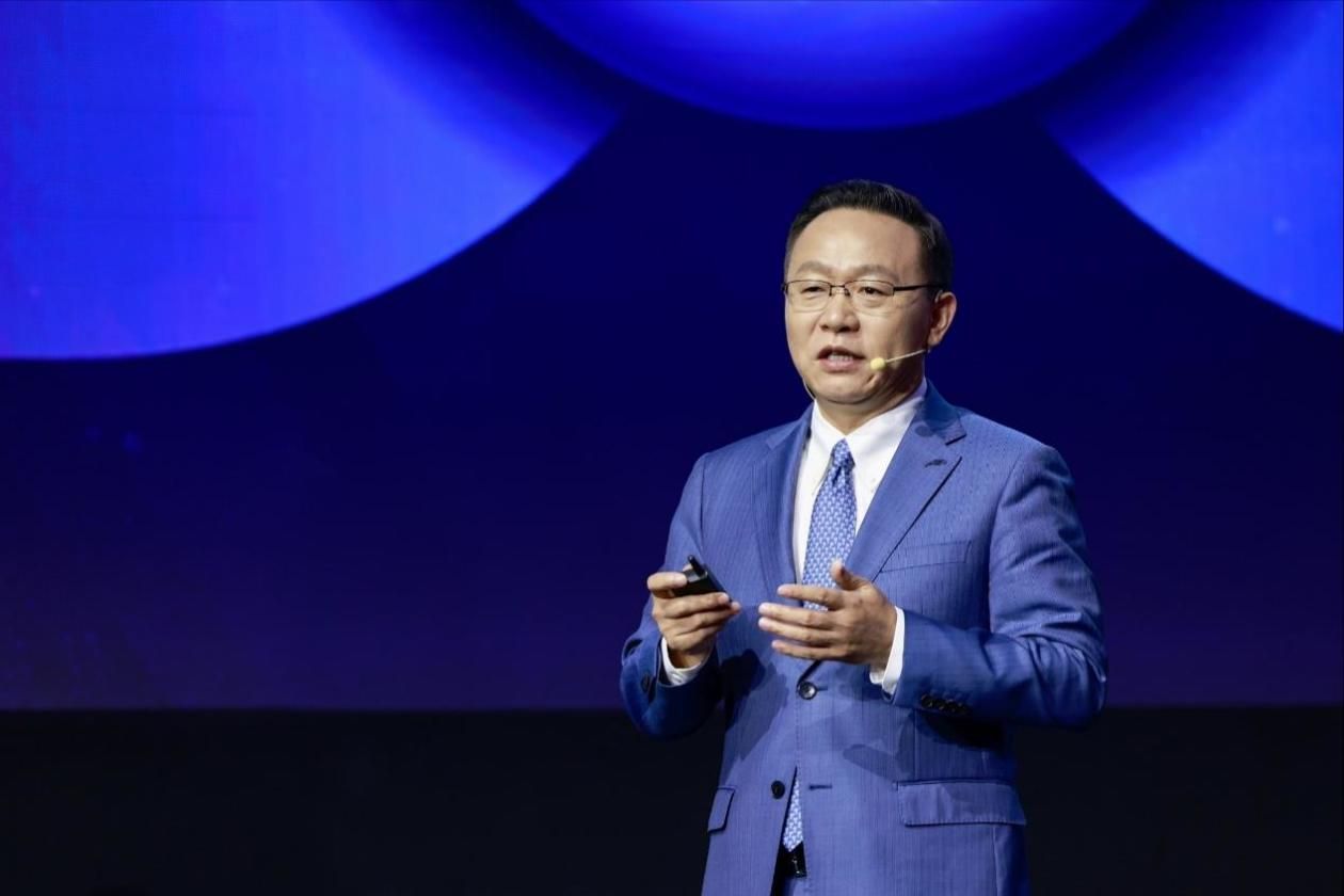 汪濤MWC發聲：AI+超寬帶網絡成商業增長新引擎