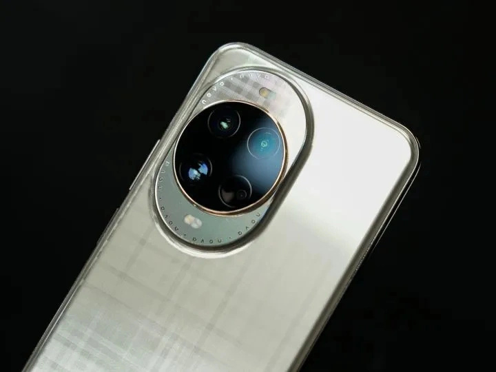 華為終于妥協(xié)，從4199元跌至2749元，IP69+衛(wèi)星通話+100倍變焦