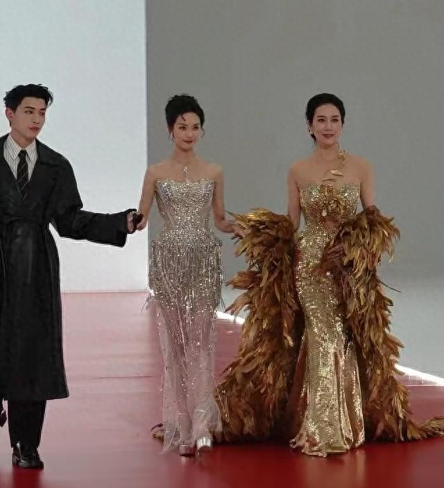 红毯厮杀夜：宋佳旗袍封神！