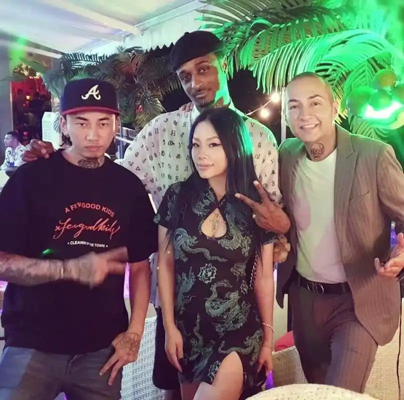 女星公开与黑人男友同居,每月1万租房住,5年了还是没逃过审判!