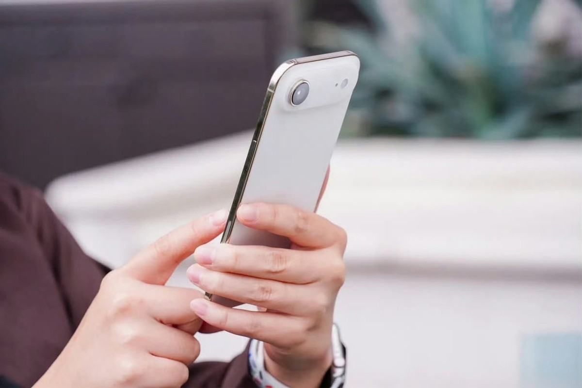 三款“Air手機”各有不同！蘋果、moto和華為，哪款是你的菜？