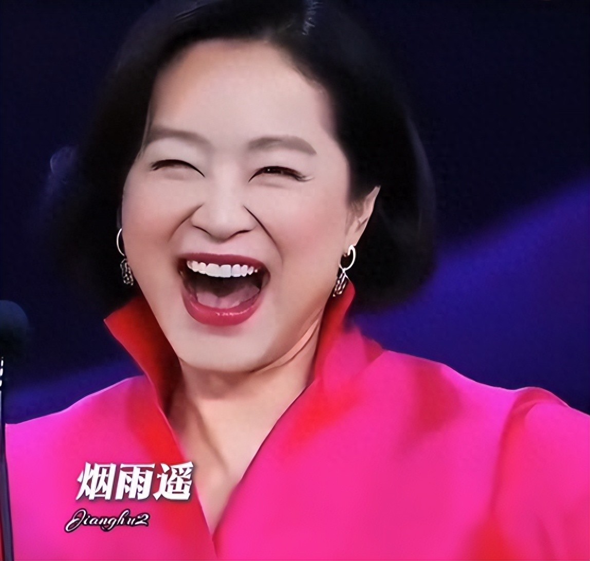 71岁林青霞追星成功！深夜表白26岁“香港顶流”，两次获亚洲首帅