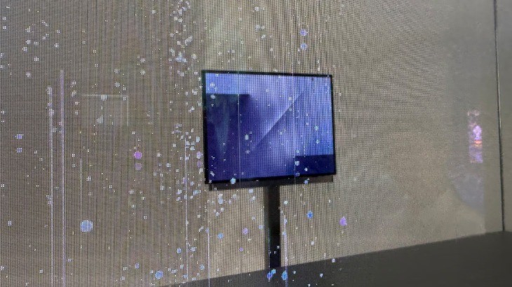 雙向內折設計！三星首款三折疊Galaxy Z TriFold亮相