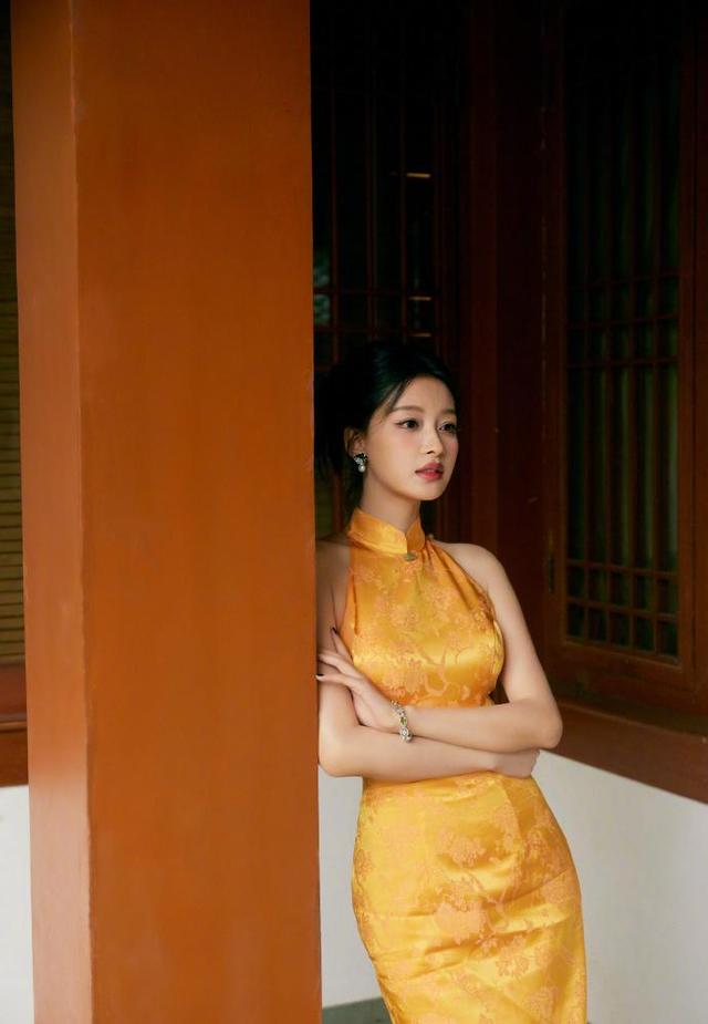 孙怡这是要转型当春日女神了吗？举手投足全是风景。