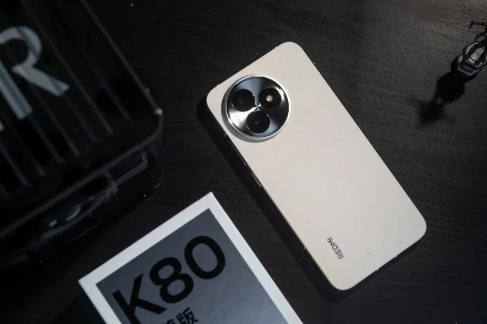 小米什么时候上?又一款8000+mAh电池手机!“四大天王”已就位