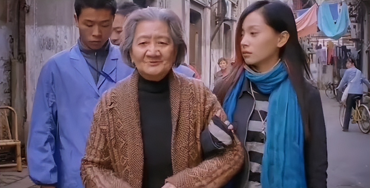 著名演员陈奇去世享年96岁,演奶奶角色深入人心,曹可凡悼念