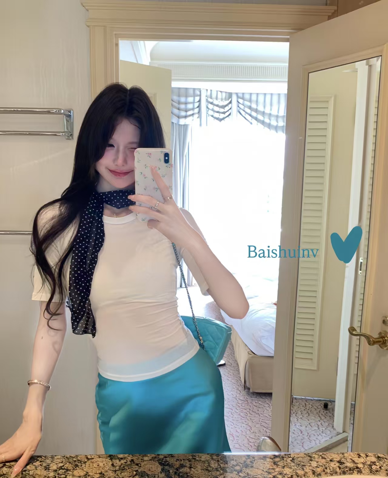 王思聪新女友曝光,身材颜值不输懒懒,70万粉丝网红