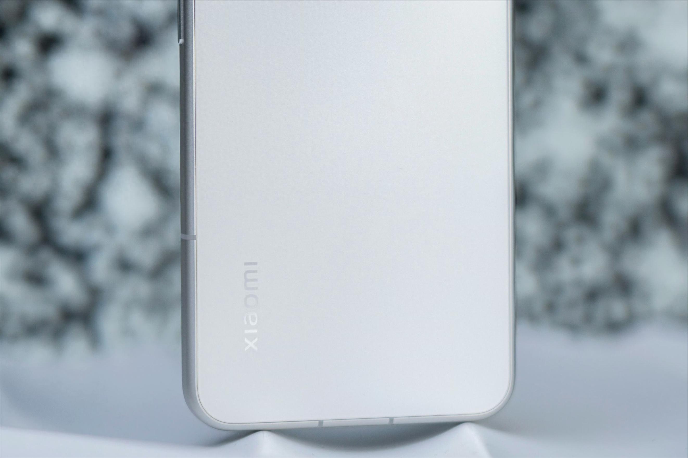 小米“小鋼炮”誠意十足！512GB大降2229元，極窄直屏+龍晶玻璃