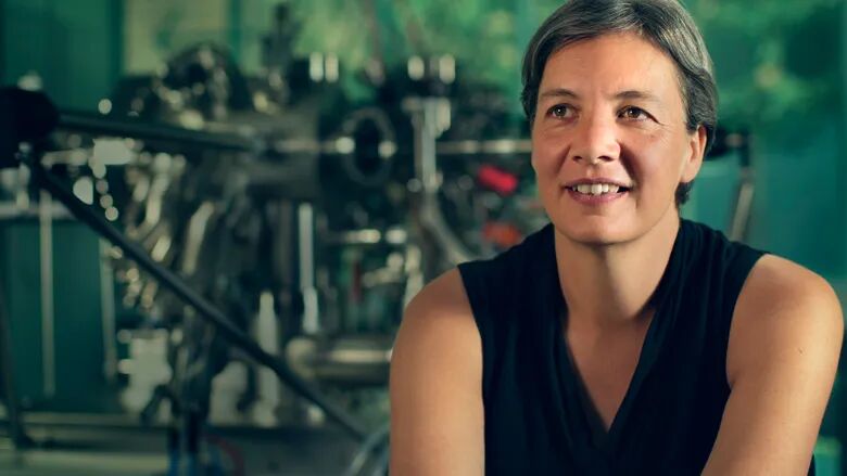 Nature重磅！11量子比特系統破解規模魔咒，保真度飆升至99.99%