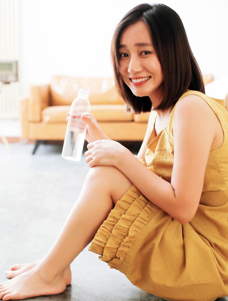 她是北电校花，一路有贵人相助，35岁嫁星二代，37岁一声怒吼成名