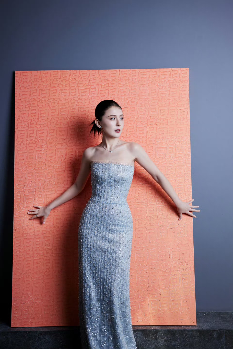 热依扎 侧脸精致