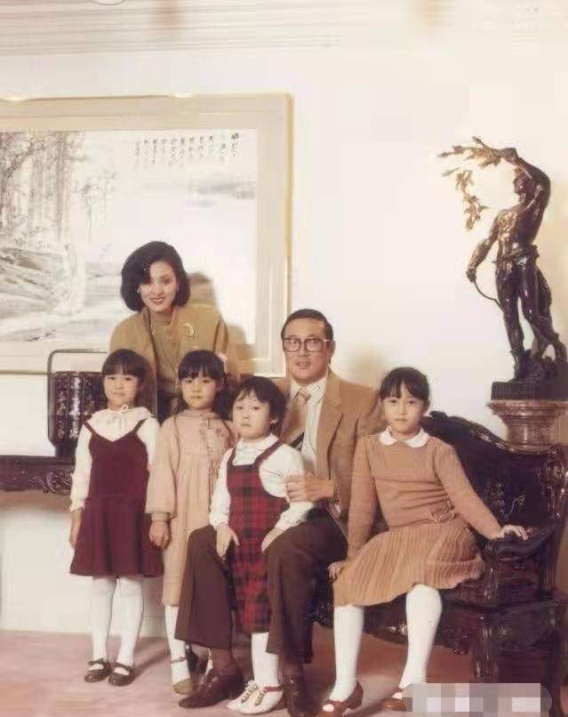 让3个情妇净身出户，2个私生子狼狈退场，何莉莉如今仍是顶级贵妇