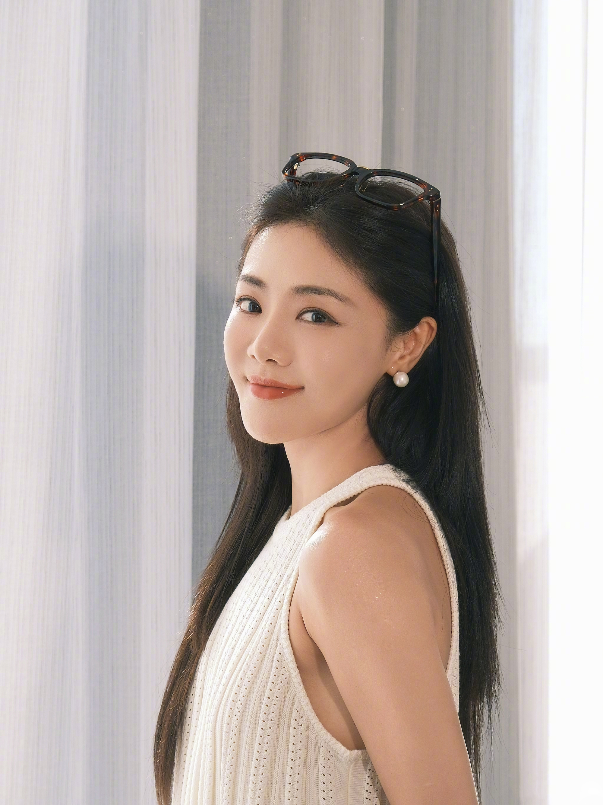 邓家佳气质可太好了