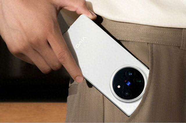 vivo X Fold5真机曝光:轻薄机身+超大圆环,6月25日正式发布!