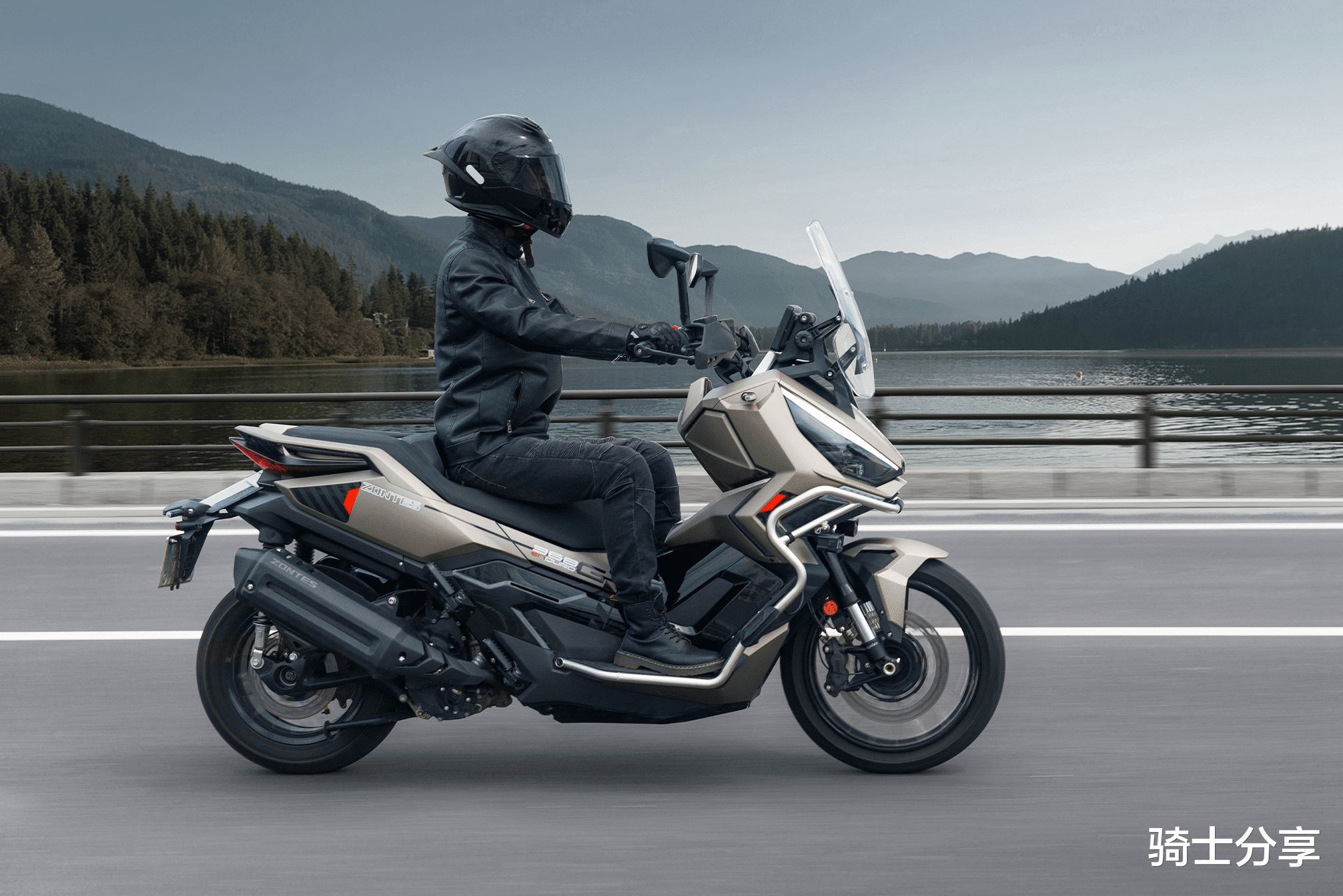 升仕来踢馆,552双缸踏板车将亮相米兰车展,会卖多少钱呢?