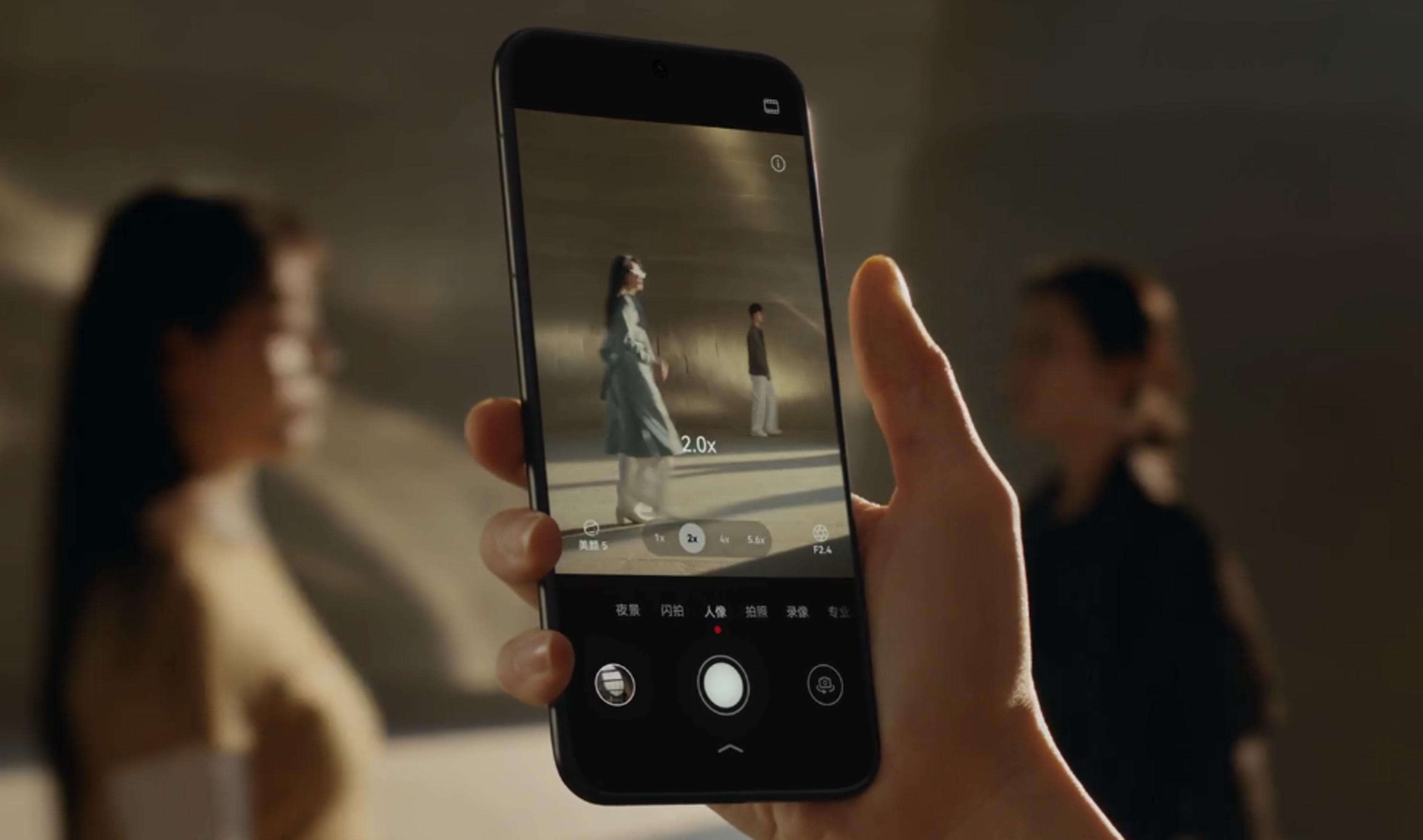 iPhone相机键“二代而亡”，像素级跟风的国产手机尴尬了？