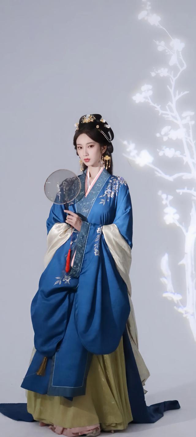 刘令姿 桃花映江山