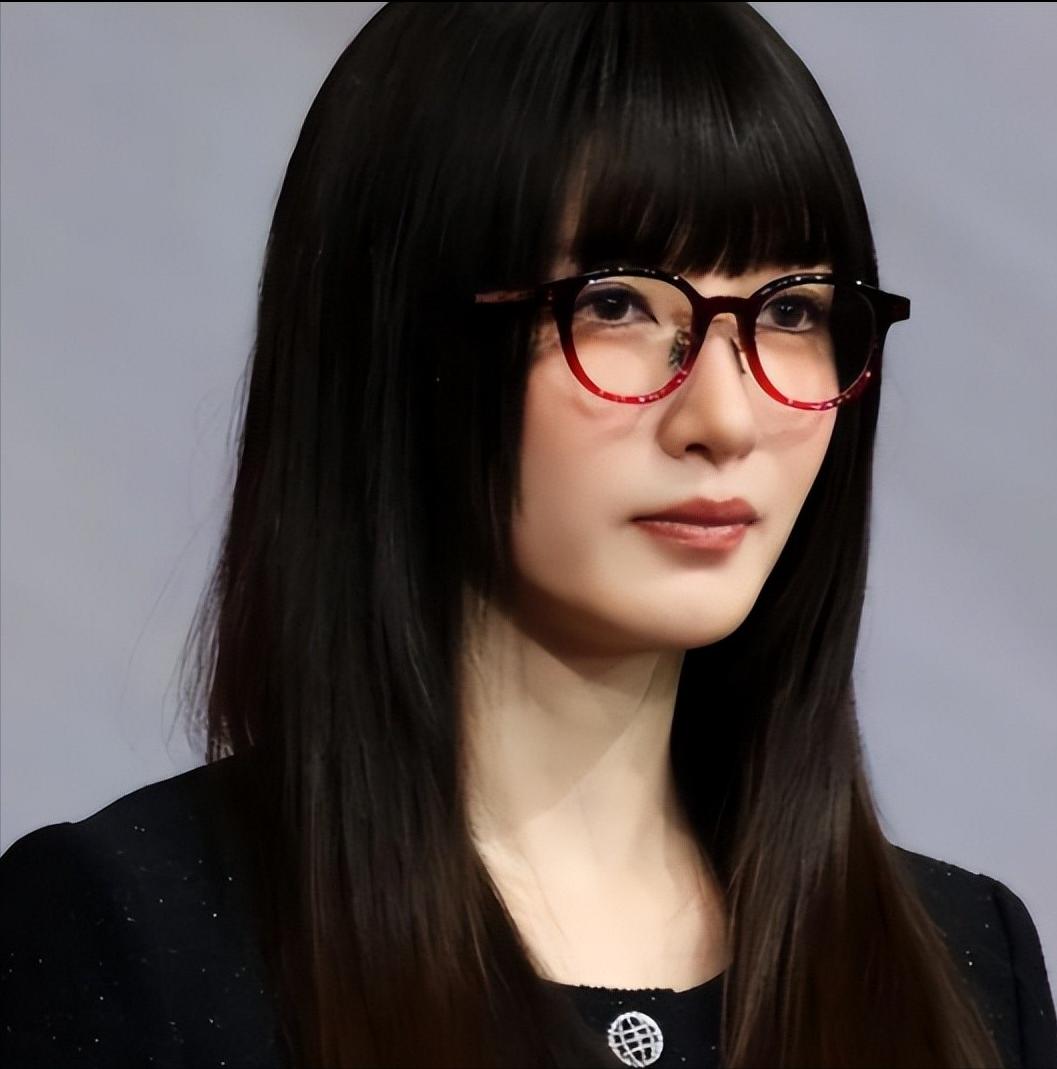 海外产子真相大白6个月，39岁江疏影罕见露面，近照曝光不敢认