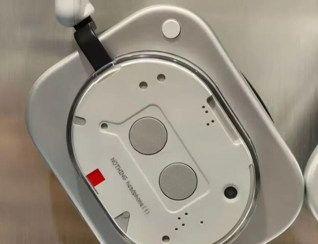 Nothing首款头戴耳机证件照曝光：透明卡带风