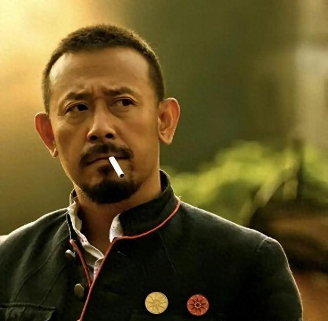 62岁导演姜文30年只拍了7部电影，却能影史留名，他凭什么这么牛