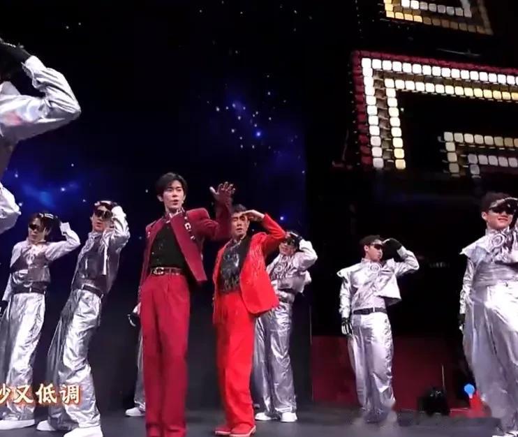 春晚收视出炉！王菲意外，周深、李健强，当晚第一当之无愧