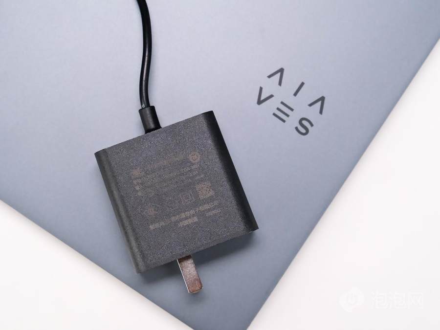 980g更AI的超輕薄新貴：SEAVIV AideaBook R14輕薄本評測