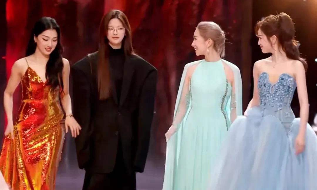 《VOGUE》杂志内涵明星!势利眼、抢压轴,热巴杨幂隔空躺枪