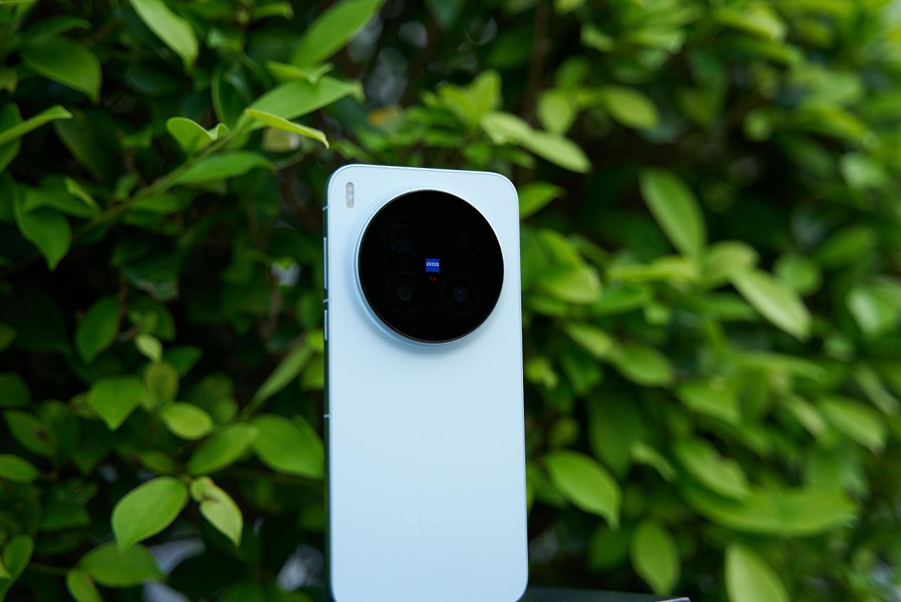 vivo X300 Pro 評測：從天璣調校看藍廠進化到兩億影像看藍廠