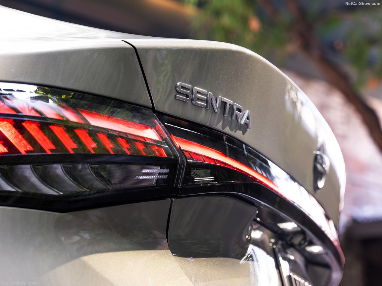 日产Sentra北美推新，标配2.0L引擎、双联屏，比轩逸贵30%