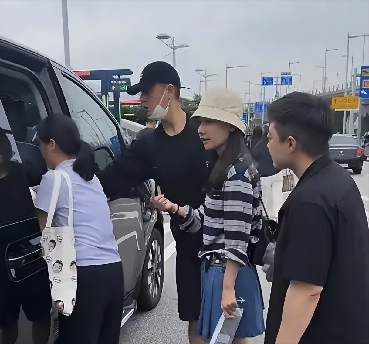 “老实人”人设让他装的淋漓尽致，演戏再多有什么用人品照样白搭