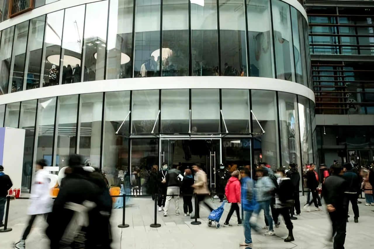 手機換代比換襪子還快？我們究竟在追什么？