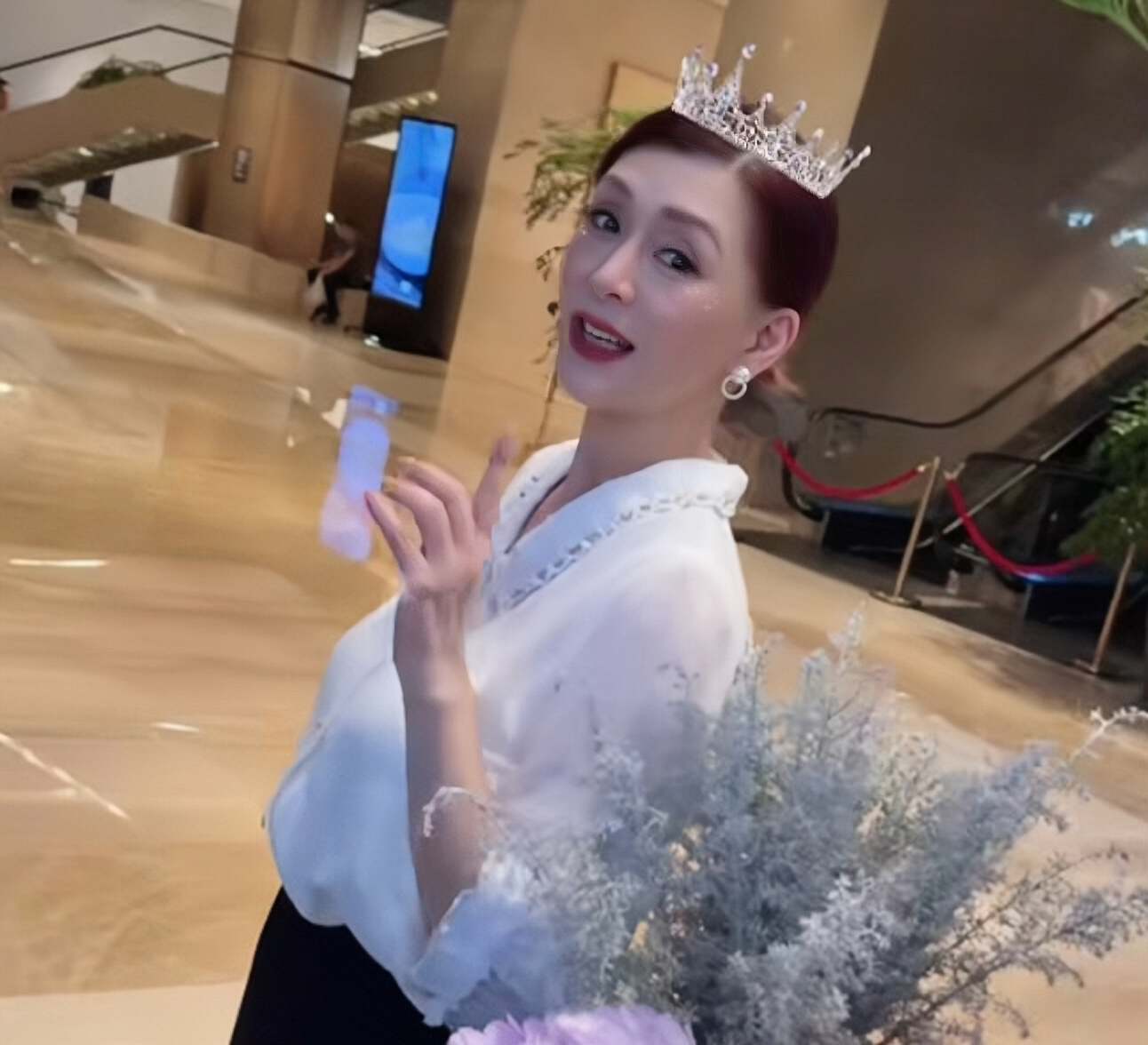 突发!香港知名女星宣布从未结婚,未婚先孕生三女,和富商已分手