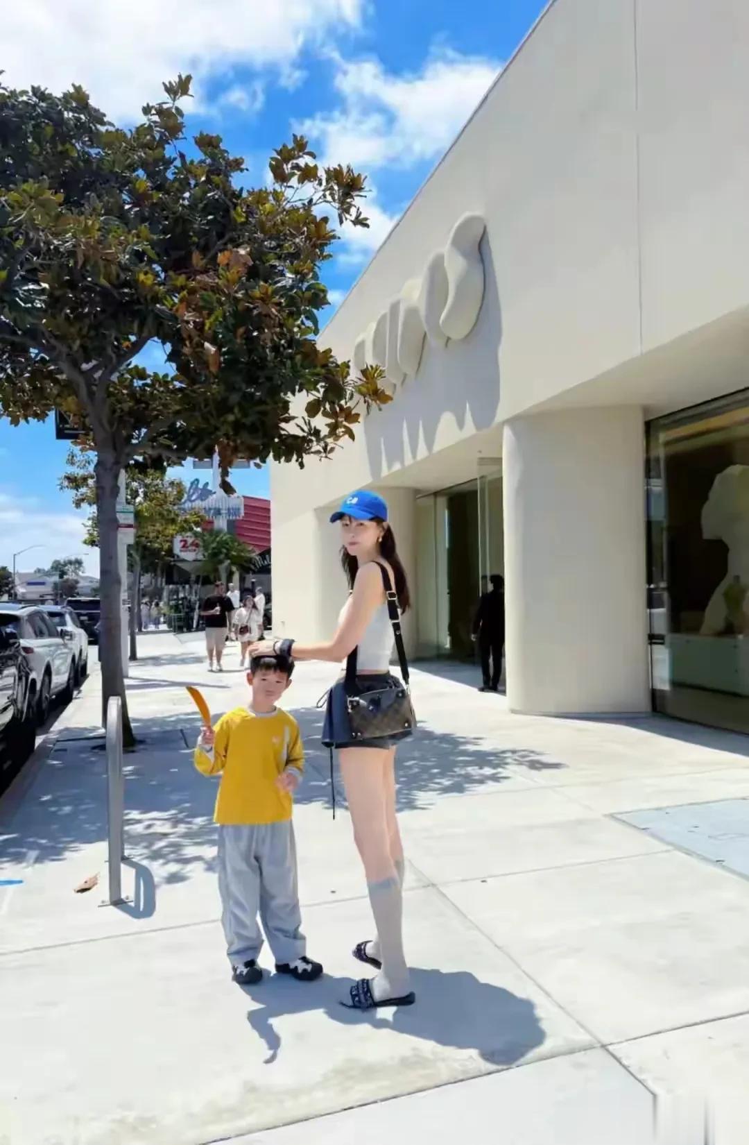 李艾居然身高180,这腿也太长了吧!