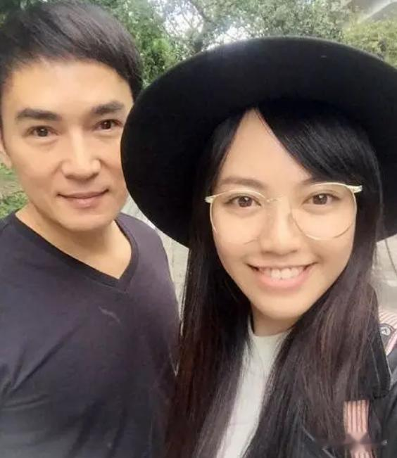 焦恩俊为女儿放弃所有,晚年亲闺女近一年不叫爸,父女反目成笑柄