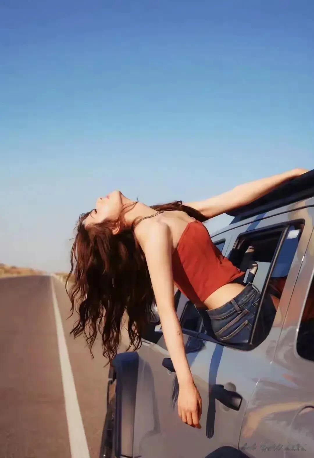 李兰迪26岁沙漠生日大片火爆出炉!这组图真的美到失语!