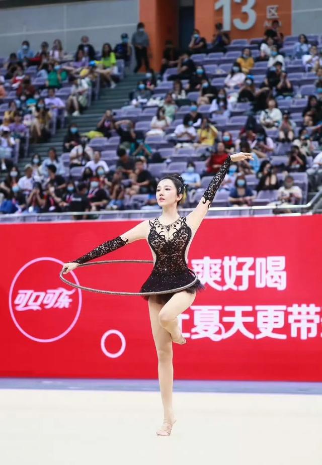 陈小纭不愧是运动员出身，身材比例这么好！