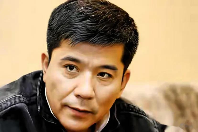 长得太帅被张艺谋拒绝,结婚40年零绯闻,为爱丁克70岁无儿无女