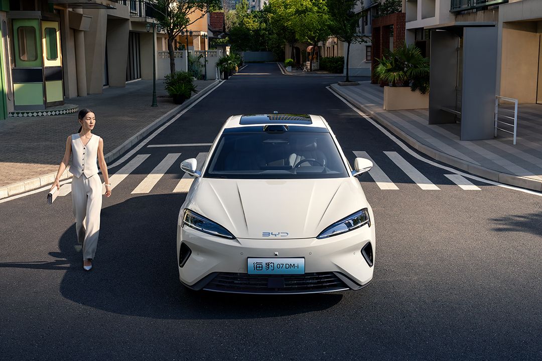 14.98万起 纯电续航更长/增激光雷达 2026款海豹07 DM-i正式上市