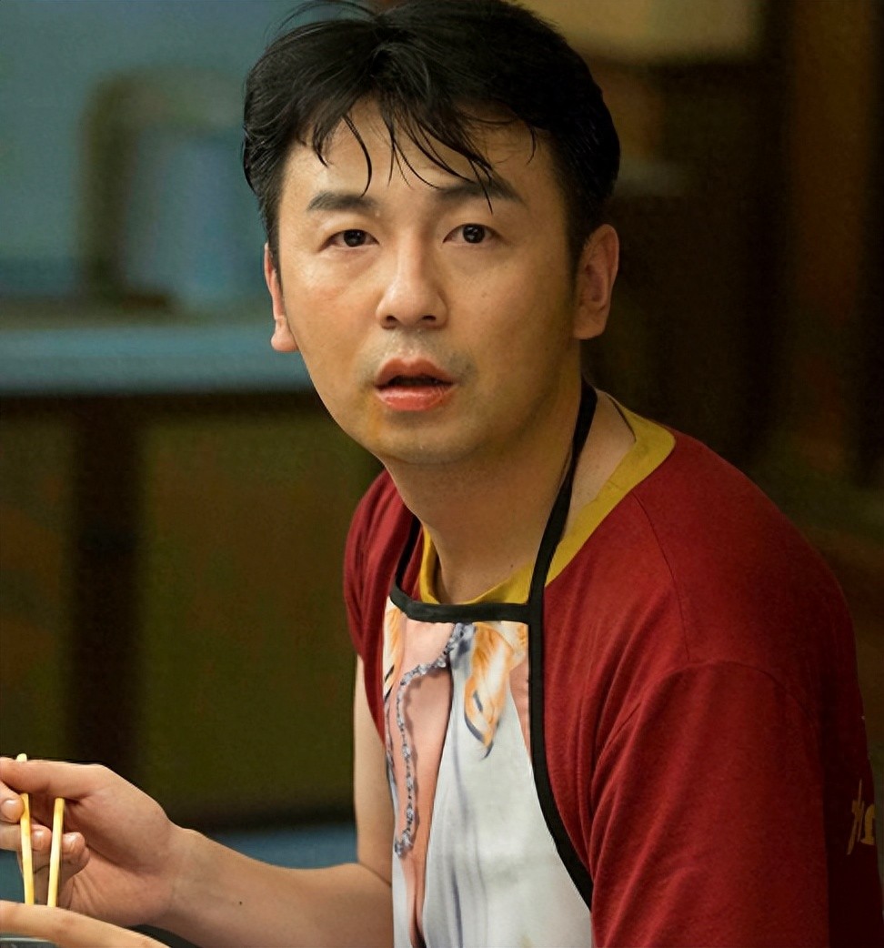 央媒专访揭开雷佳音真实现状，句句不提张译，字字给张译提了个醒