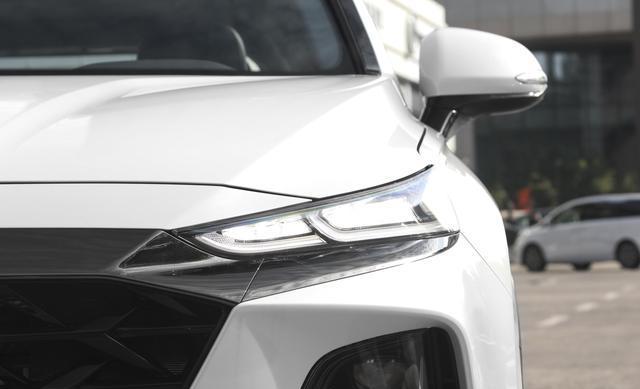 现代以价换量，18万的中型SUV，全系230马力8AT，6个座位喝92号油