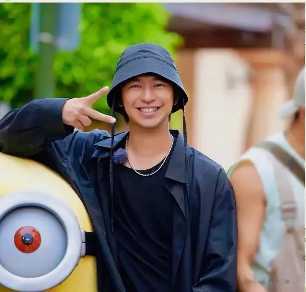 陈柏霖、贾静雯老公修杰楷,涉嫌逃兵役被拘捕,双手被拷画面曝光