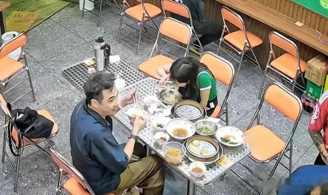 刘畊宏夫妻强硬否认清场，店家回应，网友晒图打脸，更多细节披露