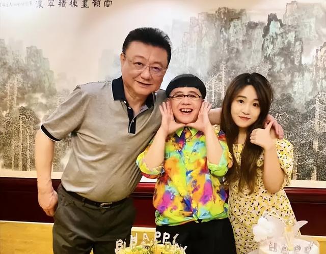 曝前央视“名嘴”王宁日本做大血净！61岁脸色发暗，疑肾脏有问题