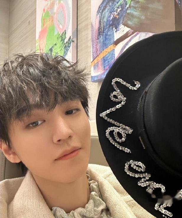 官媒发文，王俊凯再破天花板，让王源易烊千玺和整个娱乐圈沉默了