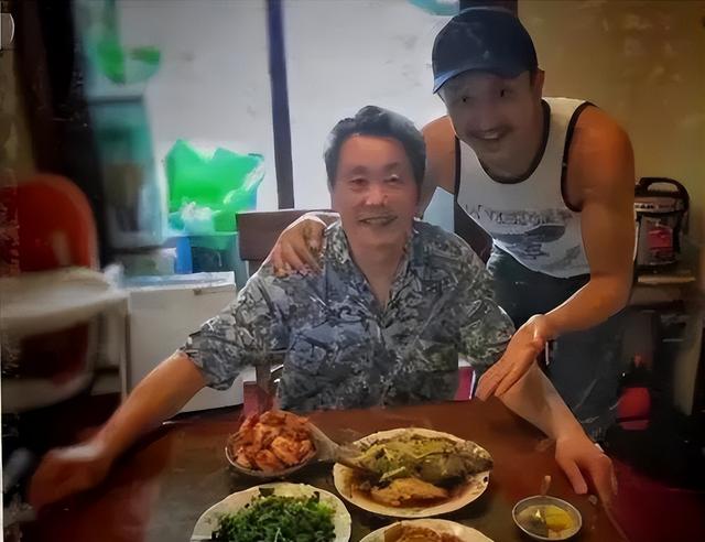 藏了这么多年,原来她就是涂松岩的妻子,难怪当年拒绝富婆追求