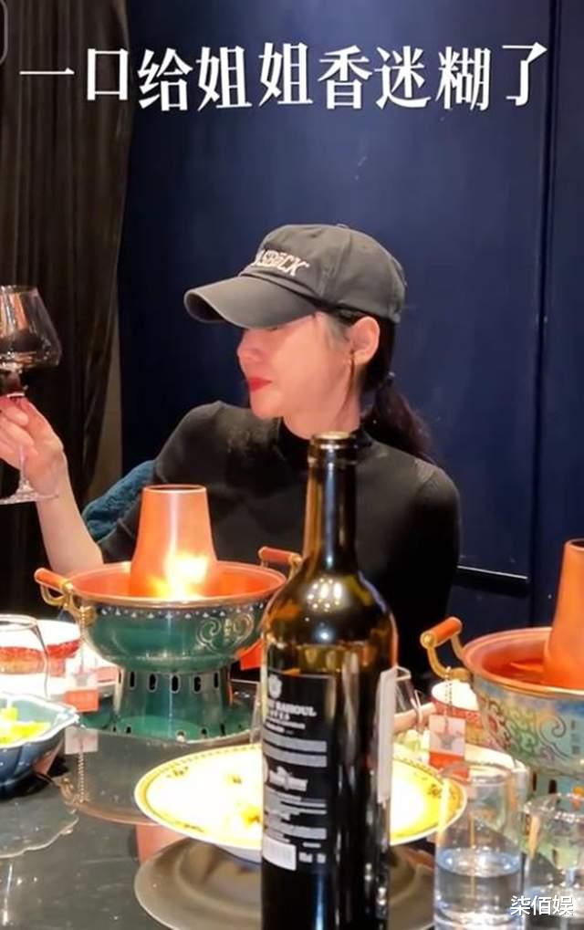 于晓光夫妇北京请客，秋瓷炫从韩国回来面相变了，脸没以前扛镜头