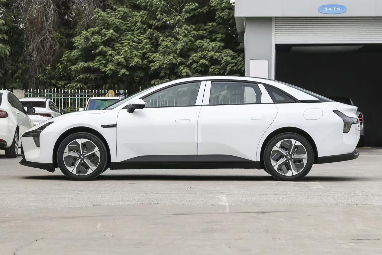 长安启源A06正式上市,对比小鹏M03,谁更出众?