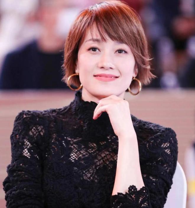 平遥电影节：脸肿馒化、小肚腩油腻的马伊琍，治好了我的容貌焦虑