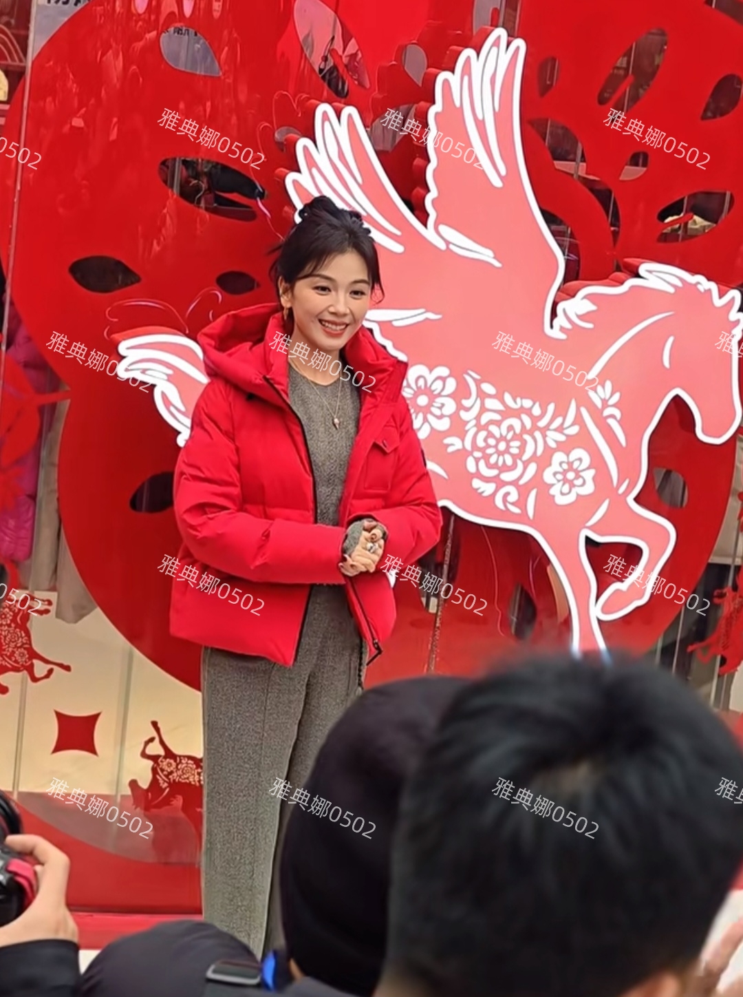 刘涛没有网上夸的那么年轻漂亮，本人皮肤黑身材不苗条气质很淳朴