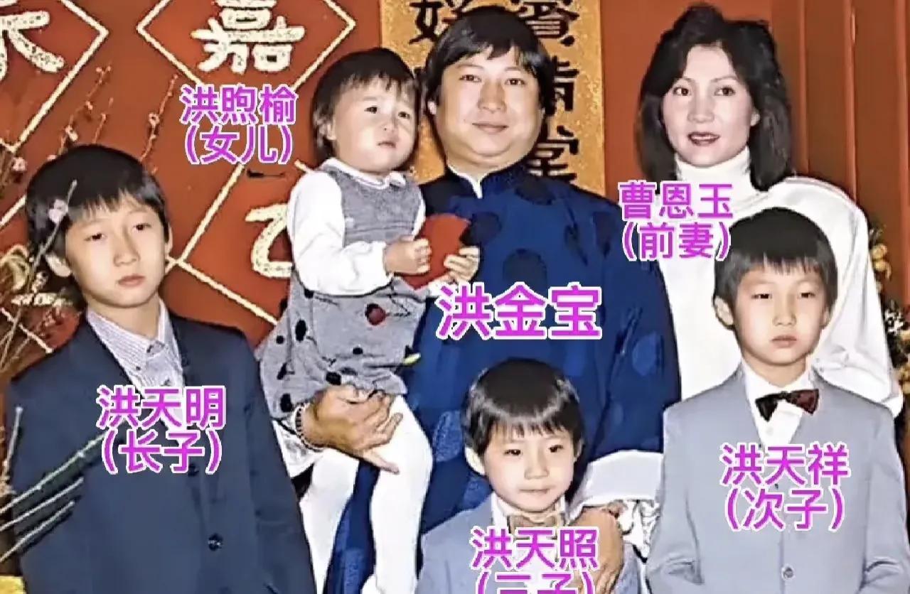 洪金宝在汕头吃鹅肉饭,走路蹒跚,身材臃肿,需要儿子洪天照搀扶